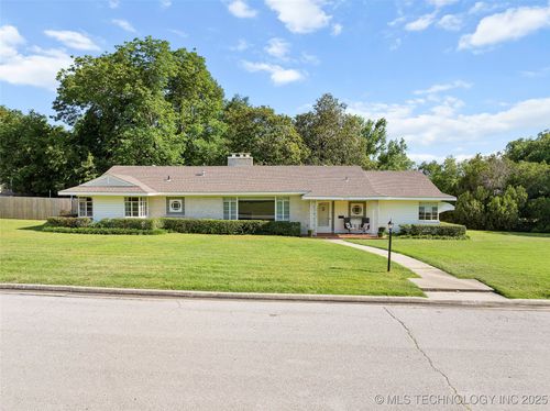 1616 6th Ave Sw, Ardmore, OK, 73401-3533 | Card Image