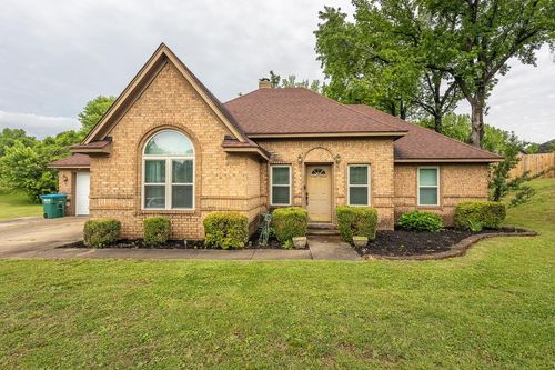 305 West Dr, Munford, TN, 38058-6611 | Card Image