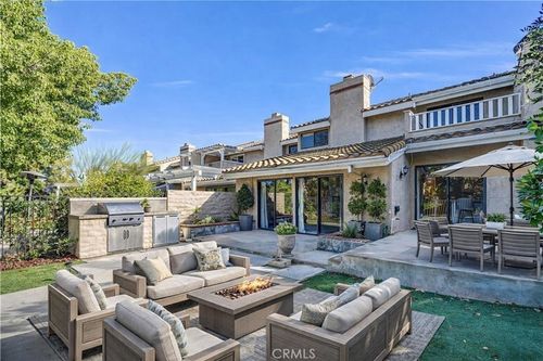 23024 Park Sorrento, Calabasas, CA, 91302 | Card Image