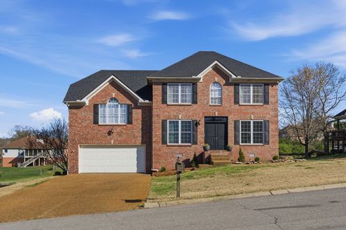 110 Huntington Pl, Hendersonville, TN, 37075-8564 | Card Image