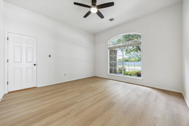 Additional room, can be used as an office, flex space, or fourth​​‌​​​​‌​​‌‌​‌‌​​​‌‌​​‌‌​‌​​​​​‌ bedroom | Image 28