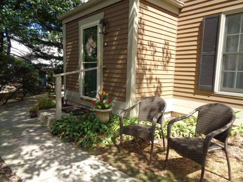 32-32 Newberry Ln, Glastonbury, CT, 06033-2069 | Card Image