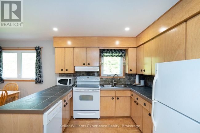 450 Concession 9 E, House other with 2 bedrooms, 2 bathrooms and 8 parking in Tiny ON | Image 7