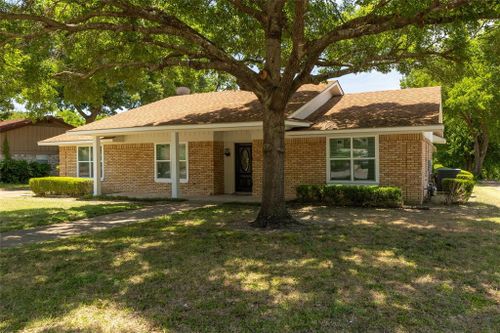 1217 Greenbriar Drive, DeSoto, TX, 75115 | Card Image