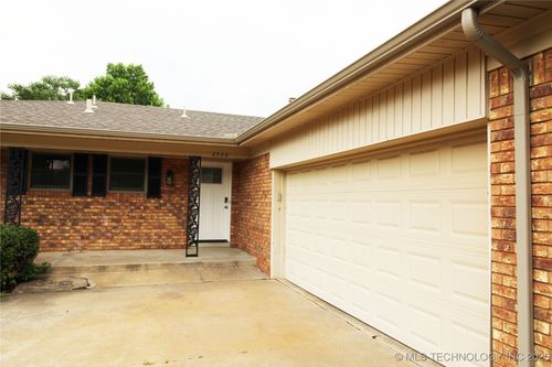2900 Date Ave, Broken Arrow, OK, 74012-7829 | Card Image