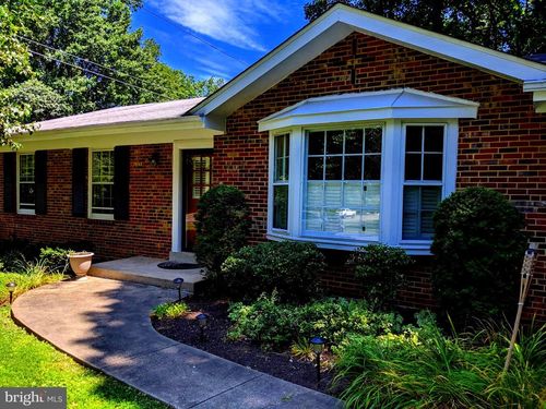 8702 Thunderbird Ct, VIENNA, VA, 22182-2349 | Card Image