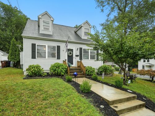 17 Knox St, Enfield, CT, 06082-1912 | Card Image