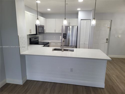 7-4440 Nw 107th Ave, Doral, FL, 33178-1883 | Card Image