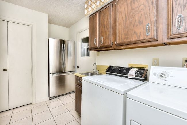 Mud Room/Laundry | Image 19