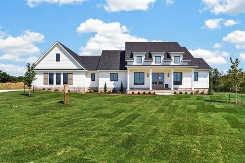 2818 E Kay St, Derby, KS, 67037-4066 | Card Image