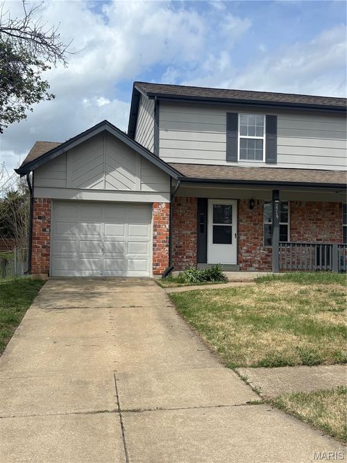 2219 N Village Drive, St Charles, MO, 63303 | Card Image