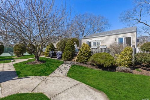 apt-8-95 Springville Rd, Hampton Bays, NY, 11946-2206 | Card Image