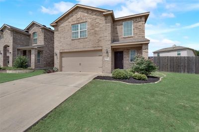 9000 Fescue Drive, House other with 3 bedrooms, 2 bathrooms and null parking in Fort Worth TX | Image 2