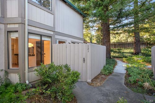 121 Cheda Ln, Novato, CA, 94947-5158 | Card Image