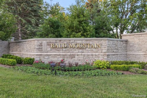1126 Longspur Blvd, Lake Orion, MI, 48360-2542 | Card Image