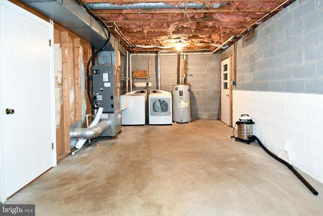 327 W 9 Th St, Townhouse with 3 bedrooms, 2 bathrooms and null parking in FRONT ROYAL VA | Image 21