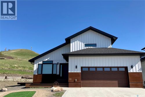 70 8th Ave, Lumsden, SK, S0G | Card Image