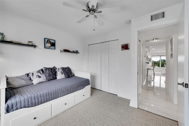 APT-401D - 2860 Ne 14 Th Street Cswy, Condo with 2 bedrooms, 2 bathrooms and null parking in Pompano Beach FL | Image 25