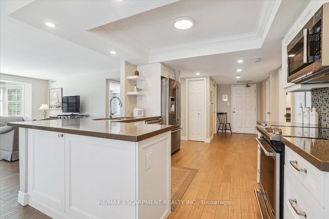 202C - 216 Plains Rd W, Condo with 2 bedrooms, 2 bathrooms and null parking in Burlington ON | Image 16