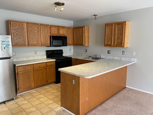 269 Stonegate W, Pontiac, MI, 48341-1066 | Card Image