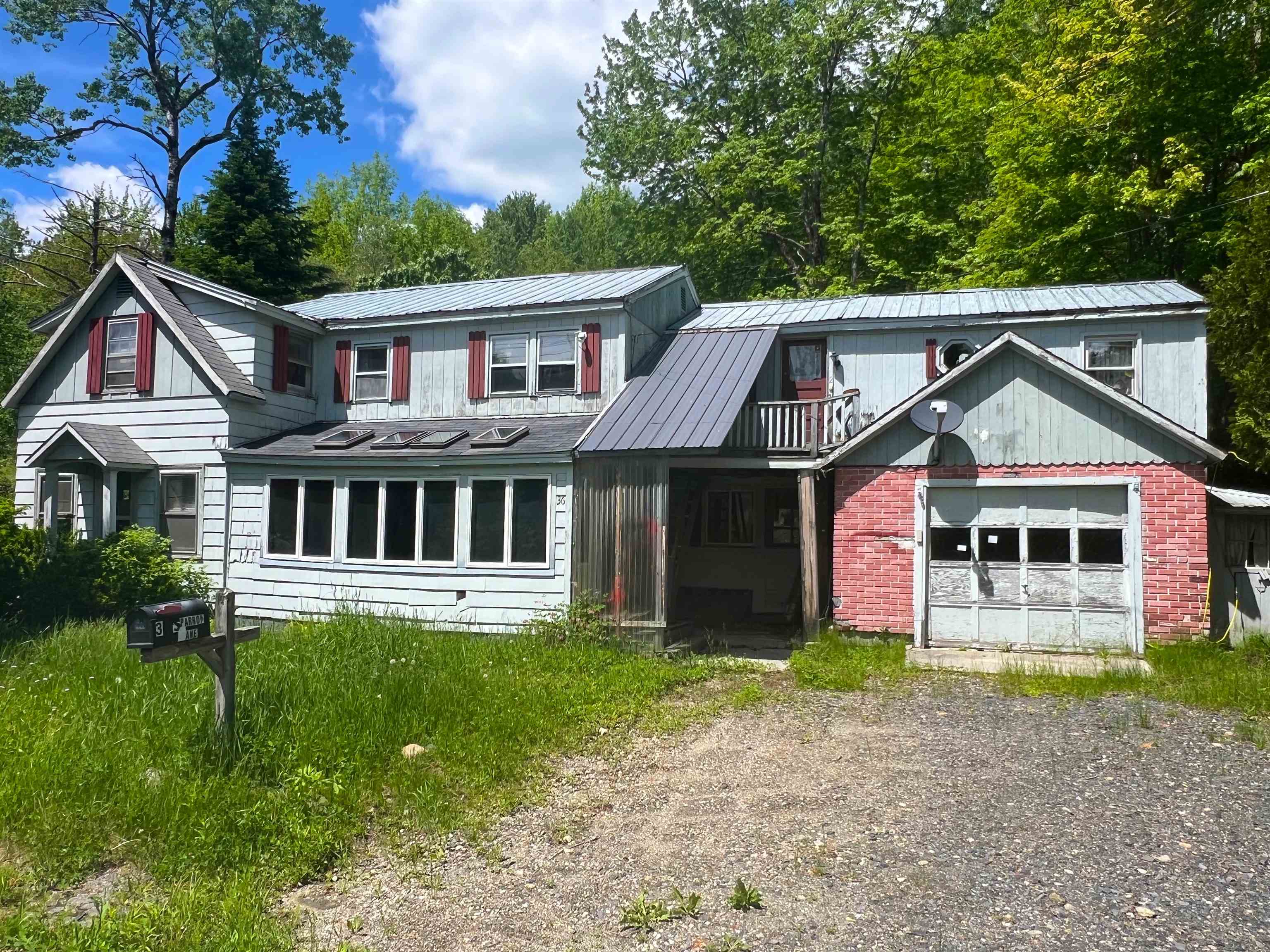 Sparrow Ln, Wilmington, VT 05363