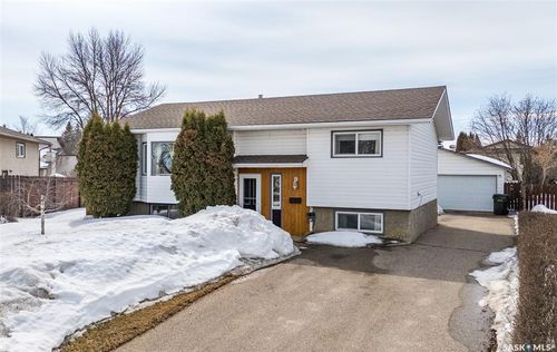 3113 Dunn Drive, Prince Albert, SK, S6V6Y6 | Card Image