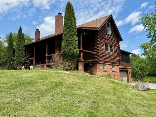 13665 Clover Lake Dr, Chardon, OH, 44024-8312 | Card Image
