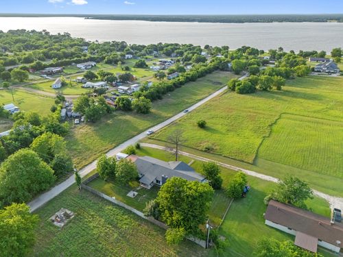 713 W Rosemary St, Quinlan, TX, 75474 | Card Image