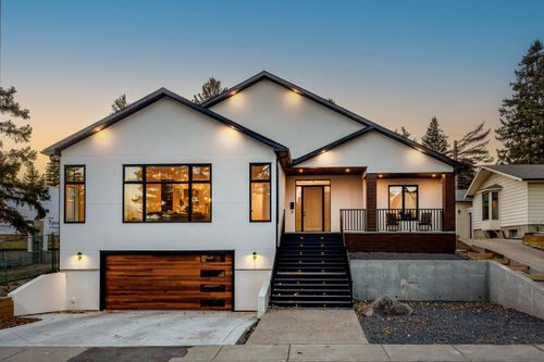 30 Roselawn Cres Nw, Calgary, AB, T2K1K6 | Card Image