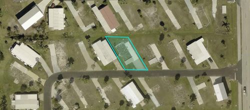 13650 Catbird Dr, FORT MYERS, FL, 33908-5811 | Card Image