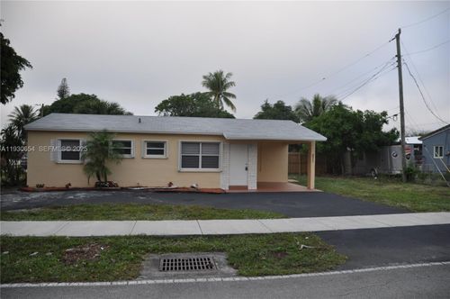 571 Ne 61st St, Oakland Park, FL, 33334-1930 | Card Image