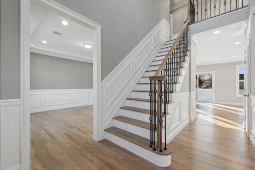 51 Bedford Ave, Westbury, NY, 11590-4301 | Card Image