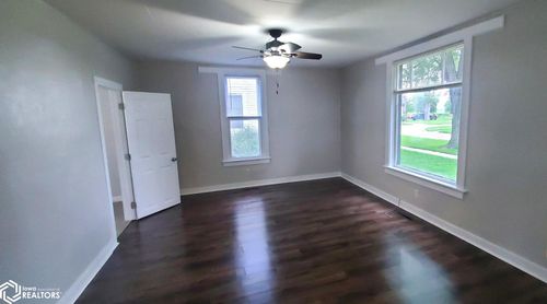 103 Davenport St, Holstein, IA, 51025-5131 | Card Image