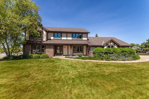 2230 Stony Ridge Drive, Waukesha, WI, 53189 | Card Image