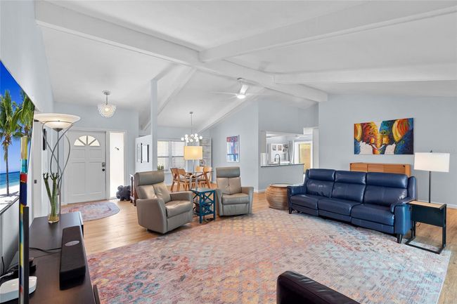 11368 93 Rd St, House other with 3 bedrooms, 2 bathrooms and null parking in LARGO FL | Image 6