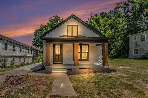 170 Macey Ave, Versailles, KY, 40383-1316 | Card Image