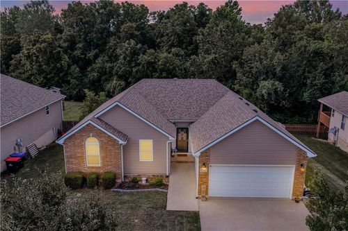 1212 Nottingham Dr, Warrensburg, MO, 64093-8000 | Card Image
