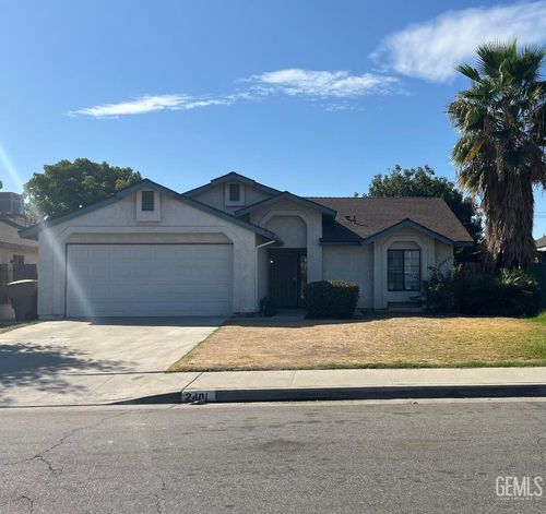2401 Kelso Peak Ave, Bakersfield, CA, 93304-6949 | Card Image