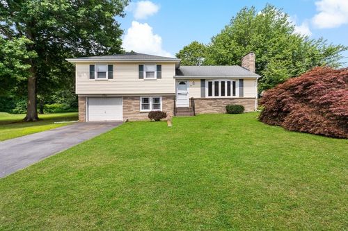 30 Rosemarie Dr, Seekonk, MA, 02771-3315 | Card Image