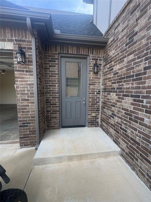 4709 Enclave Pl, Norman, OK, 73072-2218 | Card Image