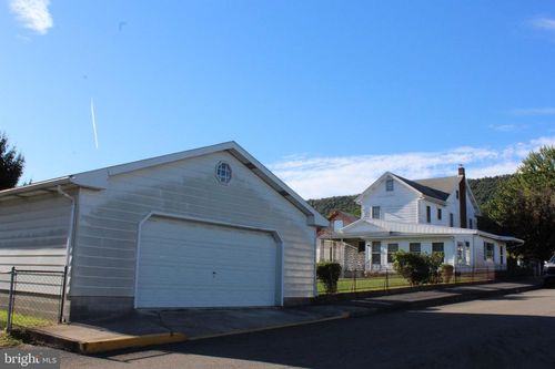 402 Elizabeth Street, WILLIAMSTOWN, PA, 17098 | Card Image