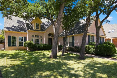 8321 Brandonwood Dr, North Richland Hills, TX, 76182-6717 | Card Image