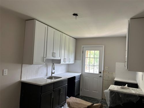10 N Oak St, Spring Valley, NY, 10977-2808 | Card Image