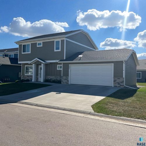 4501 E Whisper Ridge Pl, Sioux Falls, SD, 57108-3169 | Card Image