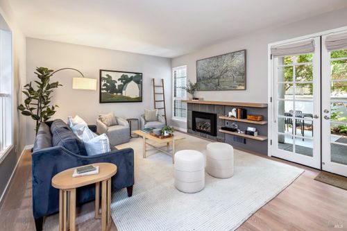 18105 Vassar Ct, Sonoma, CA, 95476-4138 | Card Image