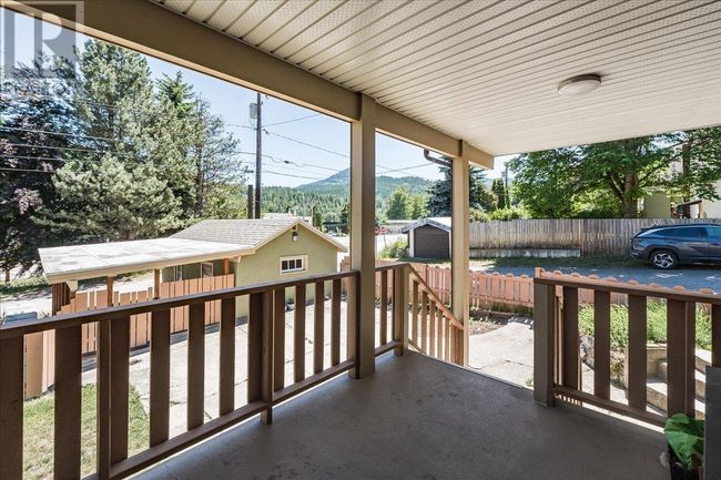 798 Kipling St, House other with 3 bedrooms, 2 bathrooms and 4 parking in Trail BC | Image 22