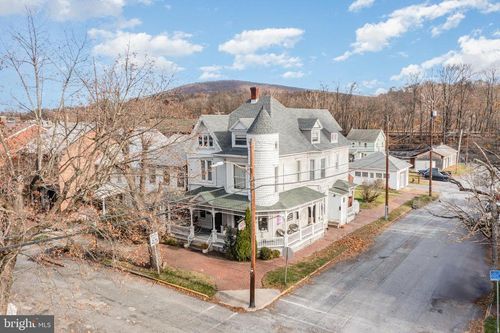 67 S 2nd St, NEWPORT, PA, 17074-1402 | Card Image