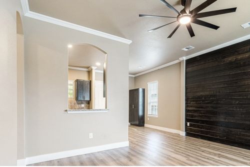 413 Henderson St, Bonham, TX, 75418-4735 | Card Image