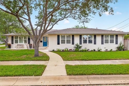 129 Rainbow Ln, Corpus Christi, TX, 78411-1462 | Card Image