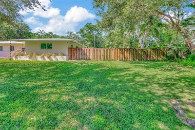 8305 Sw 117th Ter, House other with 3 bedrooms, 2 bathrooms and null parking in Miami FL | Image 3